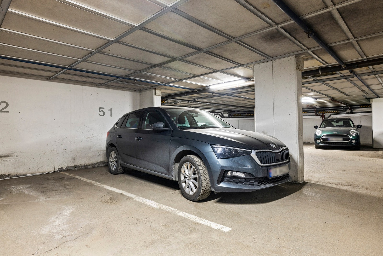 Det medfølger en garasjeplass med direkte heisadkomst til leilighetsplan. Galleribilde