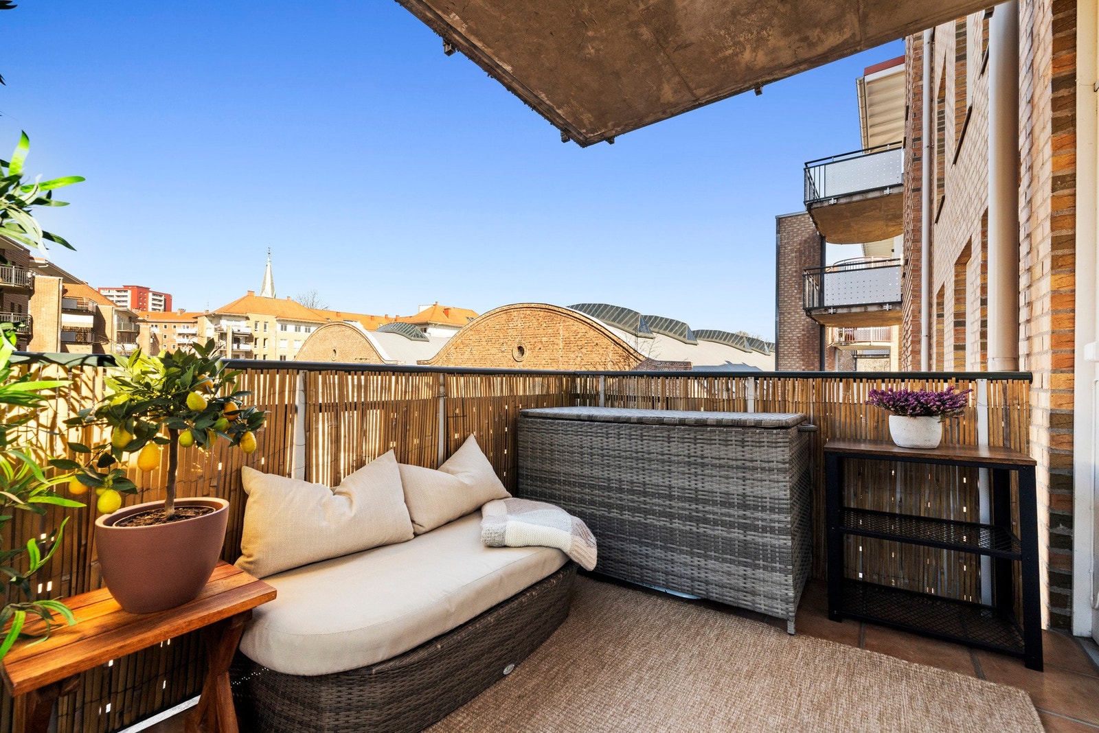 Dette er en stilfull og gjennomført 3-roms selveierleilighet med fantastisk beliggenhet i hjertet av Sagene. Galleribilde