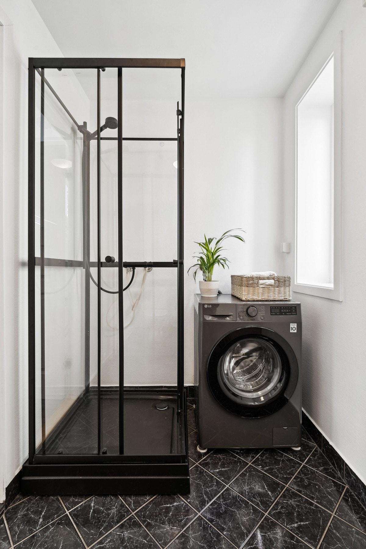 - og nytt dusjkabinett fra 2024. Galleribilde