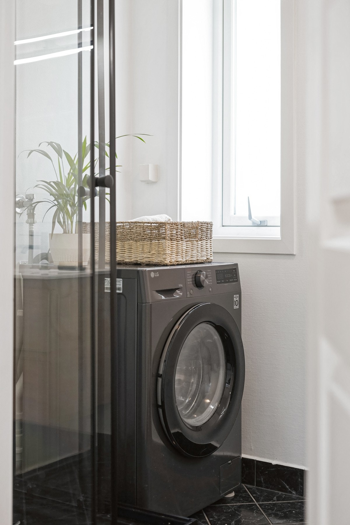 Opplegg for vaskemaskin. Galleribilde