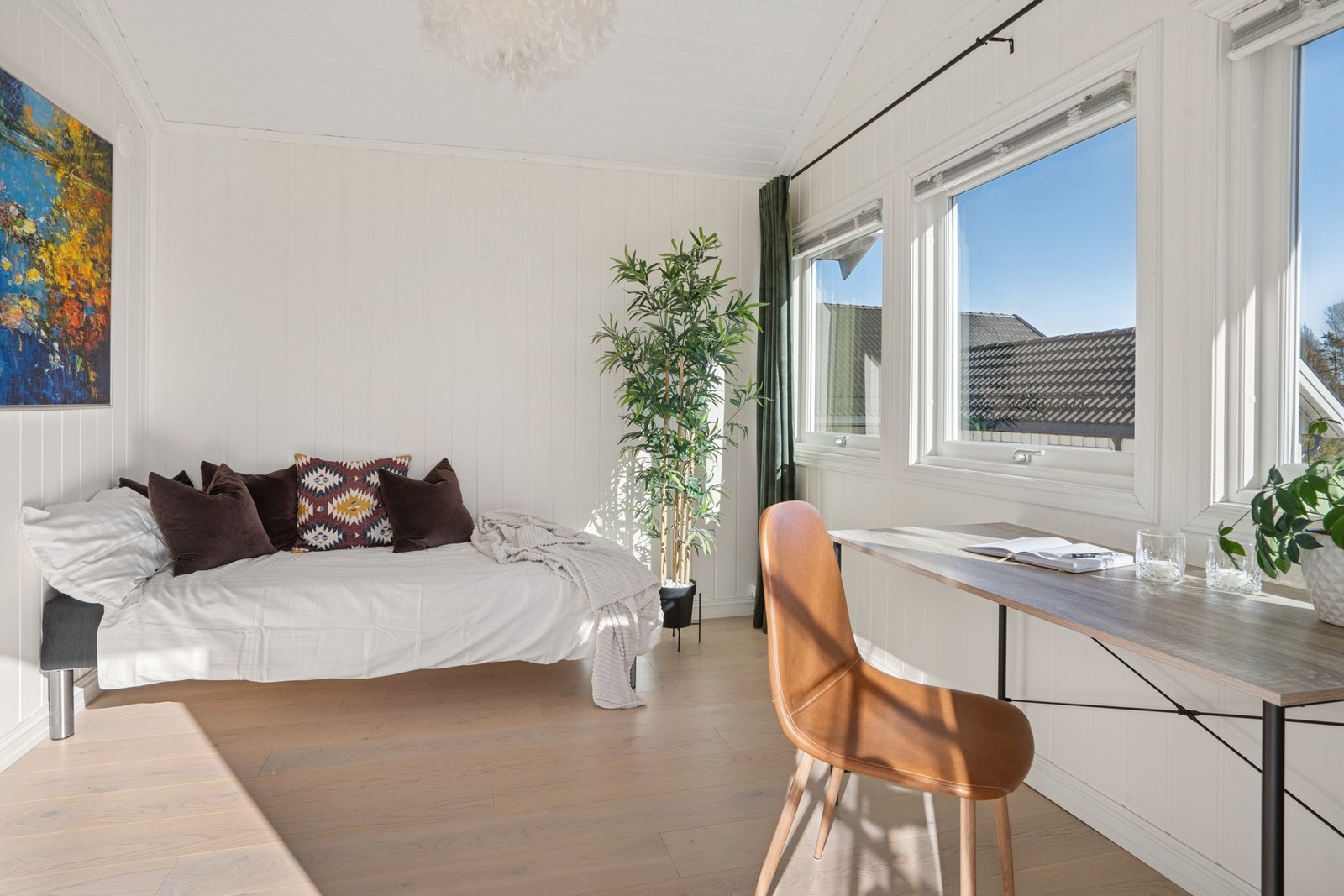 Boligen har fire romslige soverom, hvorav et ligger i 1.etasje. Galleribilde