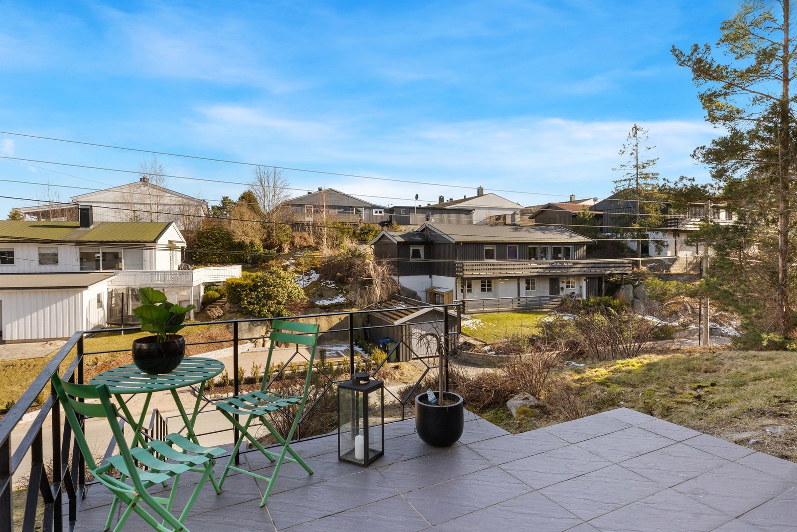 Fin uteplass ved inngangsdøren Galleribilde