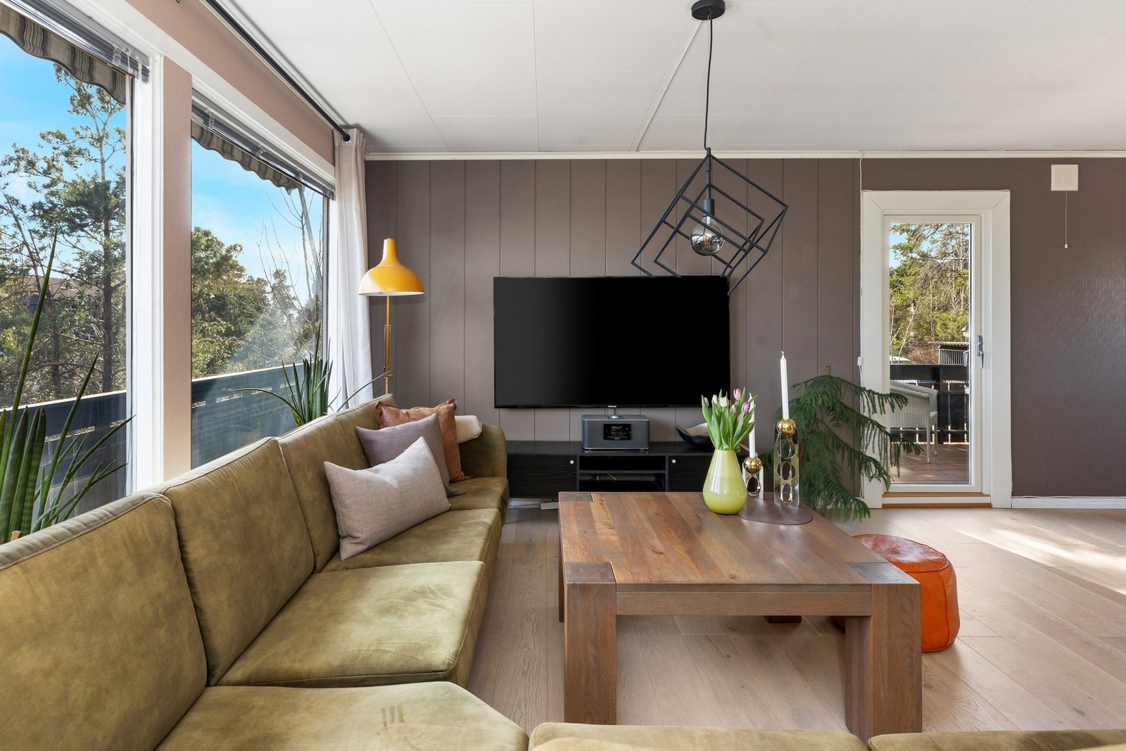 Fra stue mot veranda Galleribilde