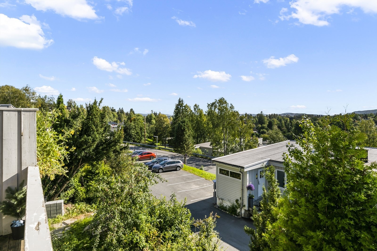 Borettslaget har mulighet for gjesteparkering. Galleribilde