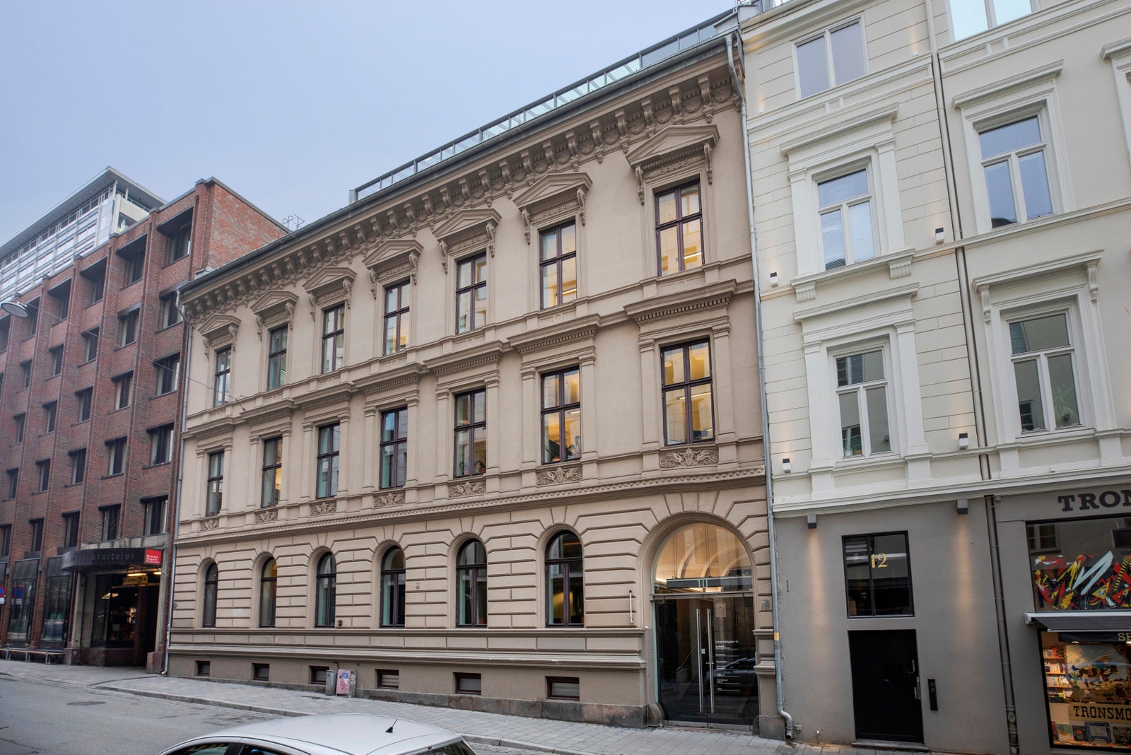 Universitetsgata 10 med sin flotte klassiske fasade. Galleribilde