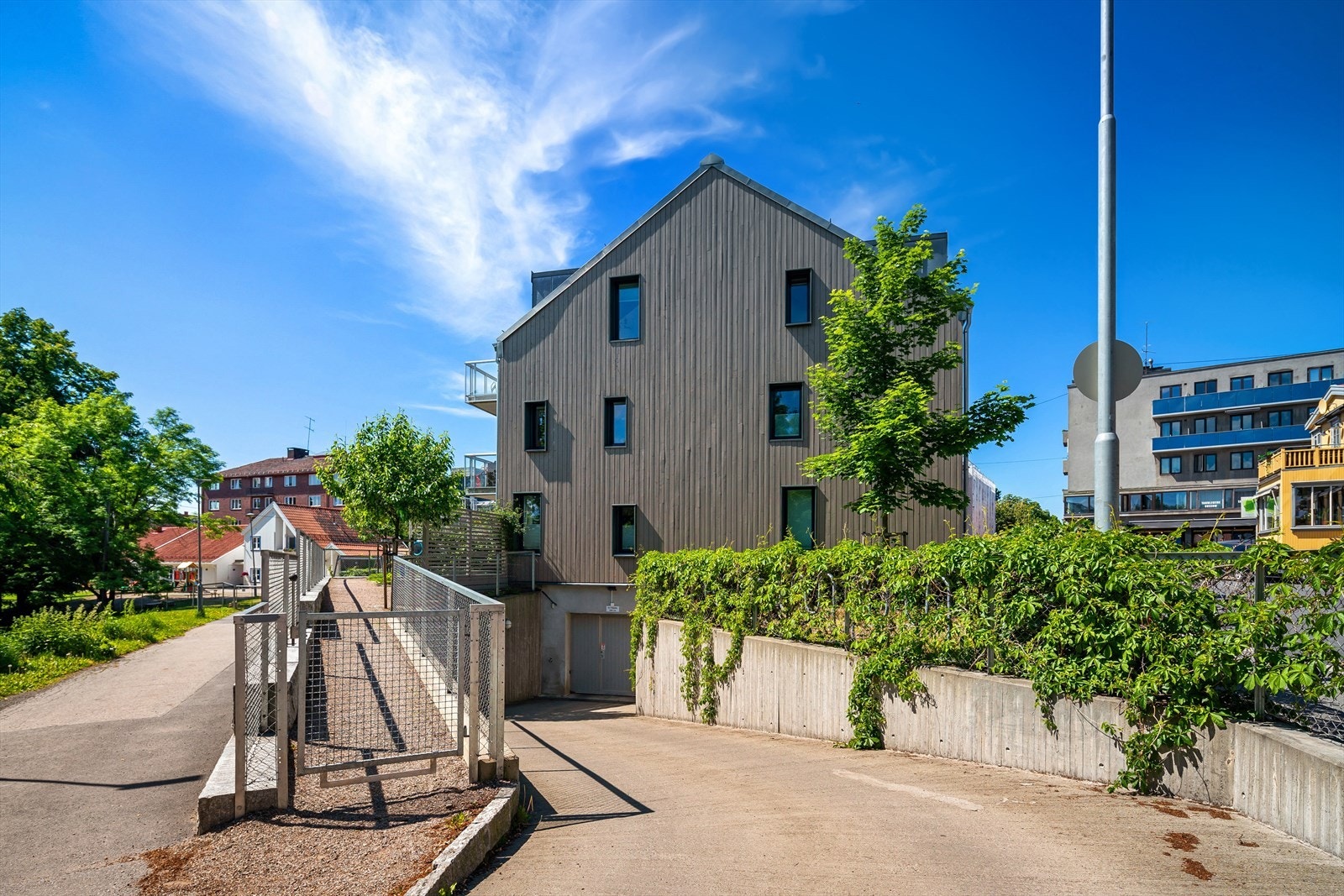 Det er mulighet for parkeringsleie i byggets kjeller Galleribilde