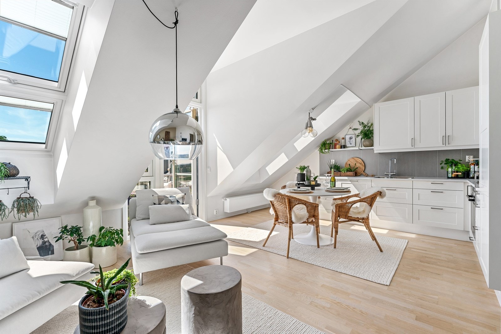 Meget lys og lekker leilighet med særpreg Galleribilde