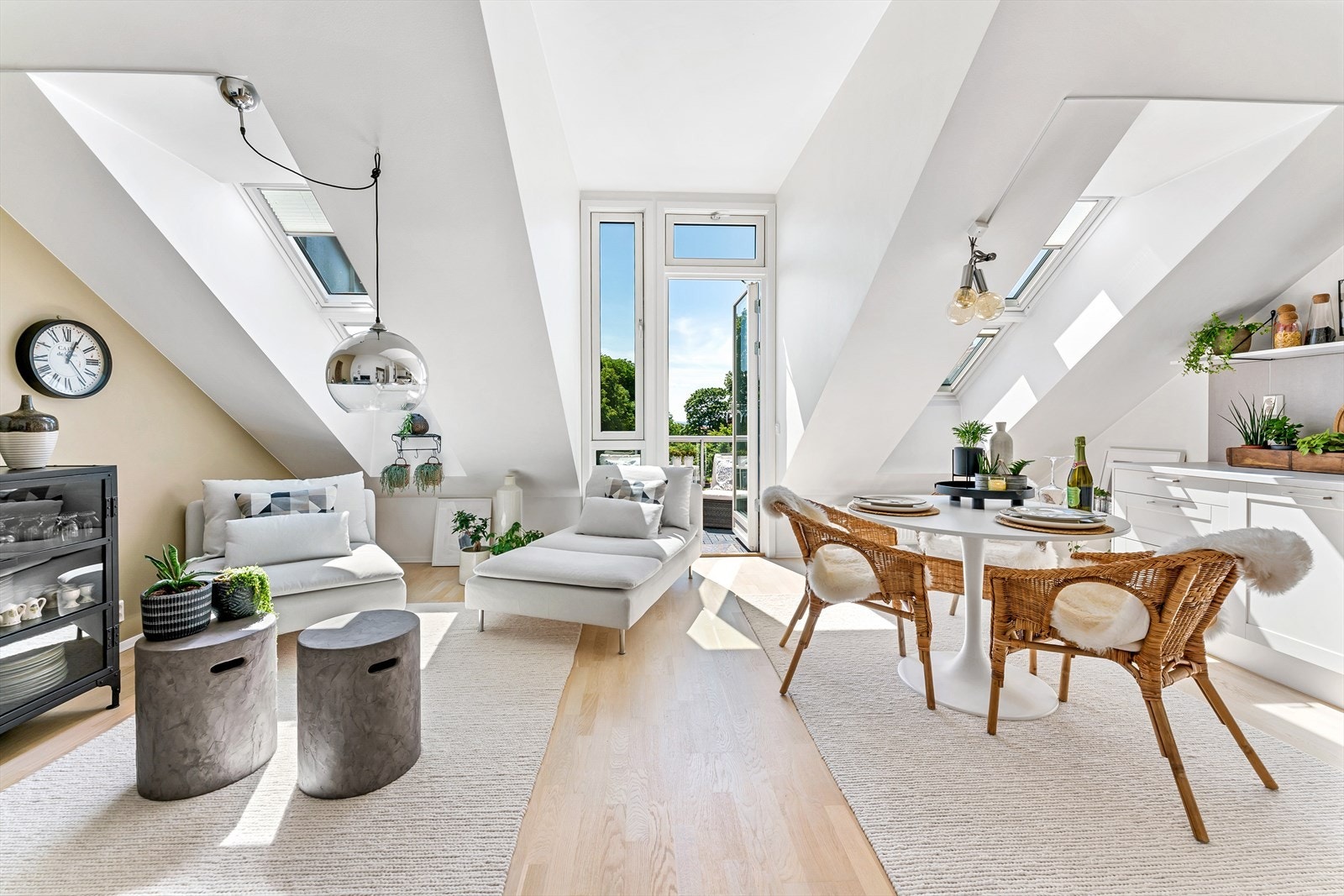 Lekker og luftig 3-roms toppleilighet fra 2015 med god standard Galleribilde