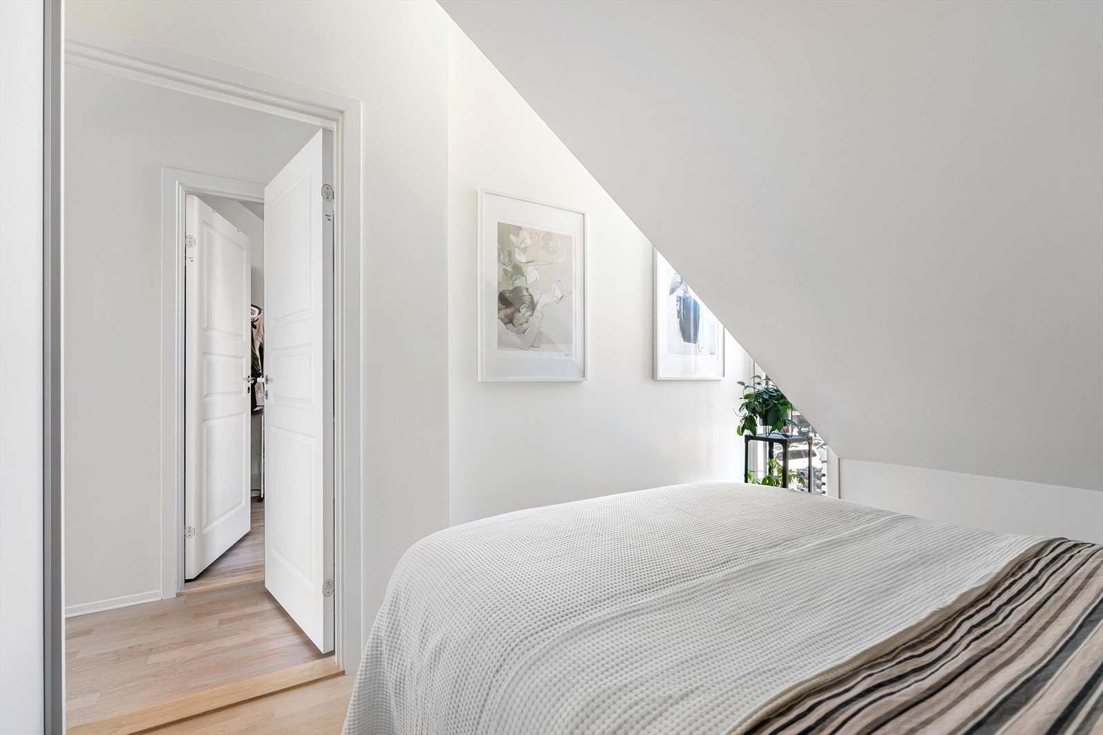 Hovedsoverommet oppleves som lyst og trivelig Galleribilde