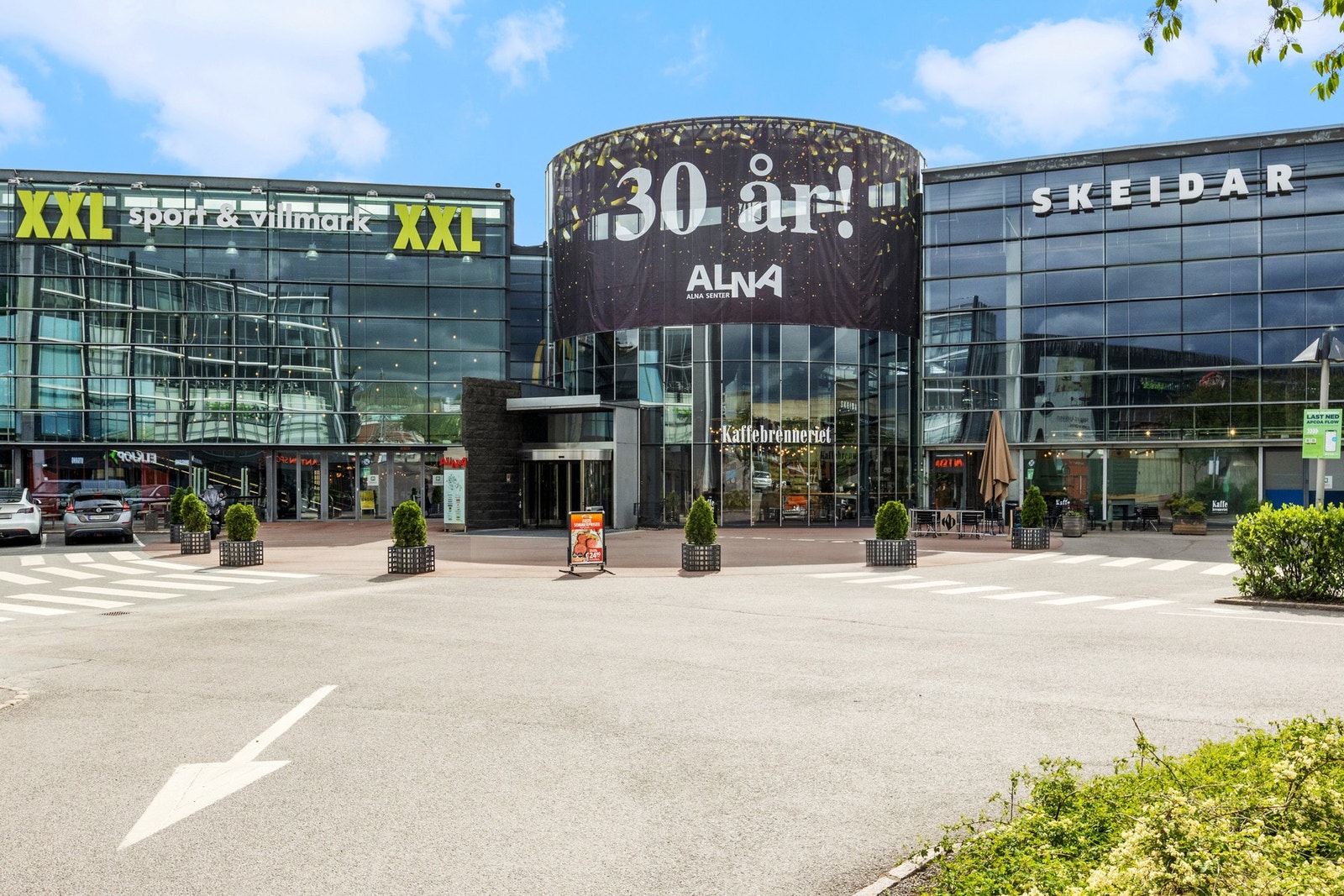 Alna Senter kan by på ytterligere servicetilbud en kort kjøretur unna. Galleribilde