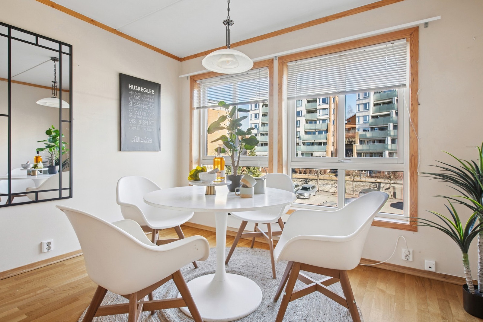 Lyst og trivelig kjøkken. Galleribilde