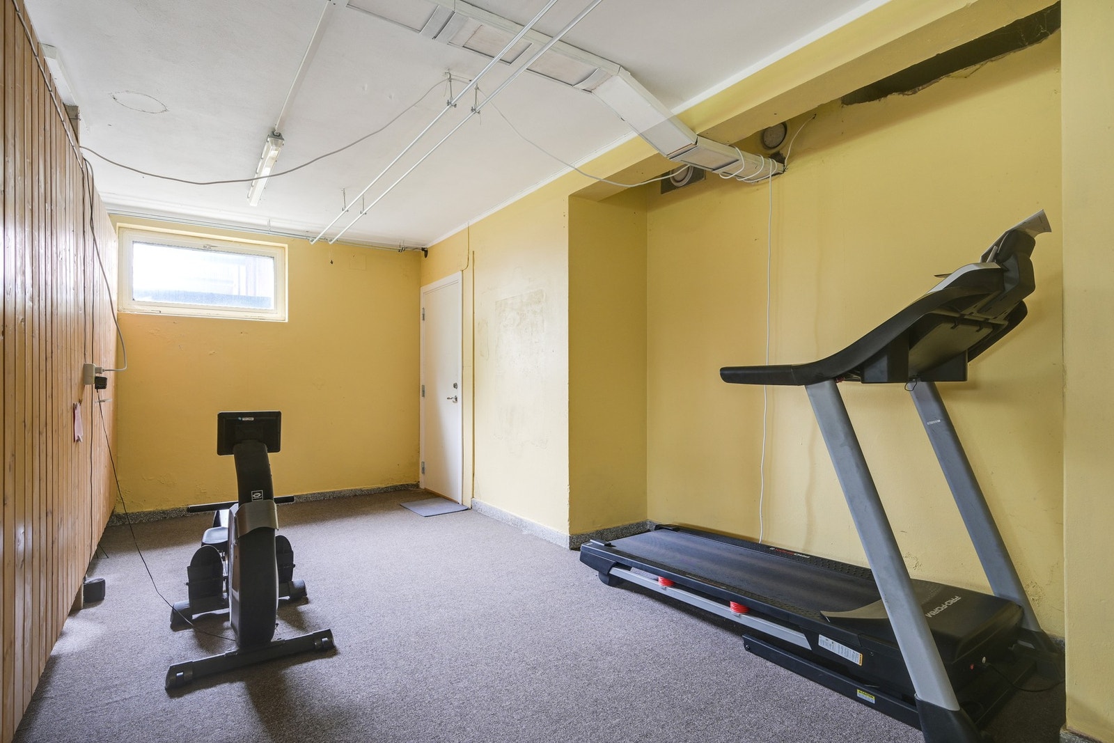 Borettslaget har også et enkelt trimrom i kjelleren Galleribilde