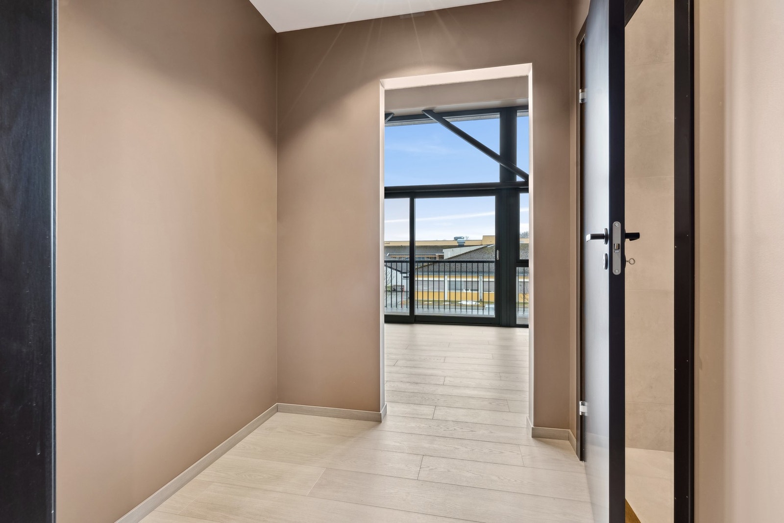 Entré med plass til garderobeskap. Galleribilde