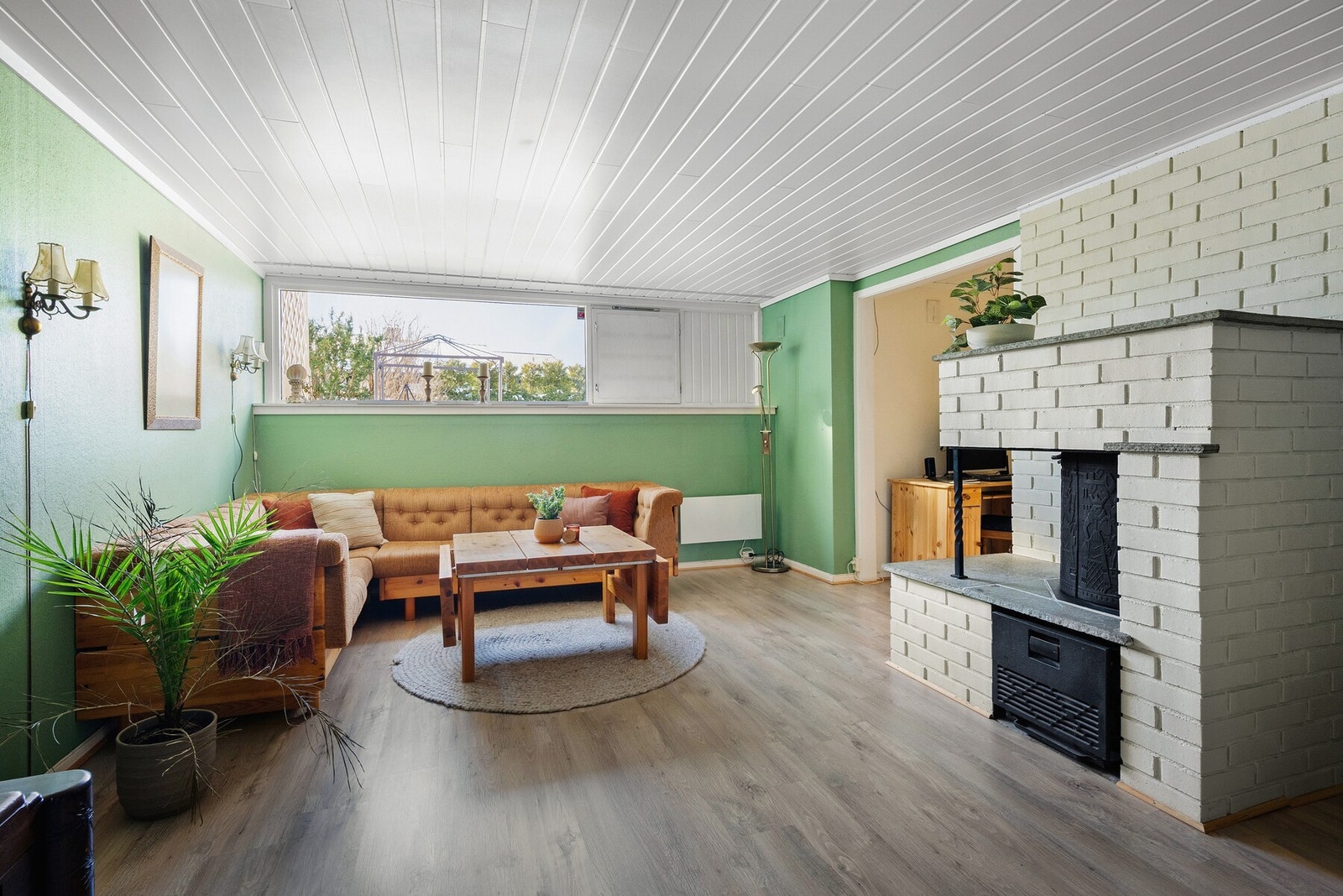 Underetasjen byr på en stor og fleksibel kjellerstue som gir mange muligheter. Galleribilde