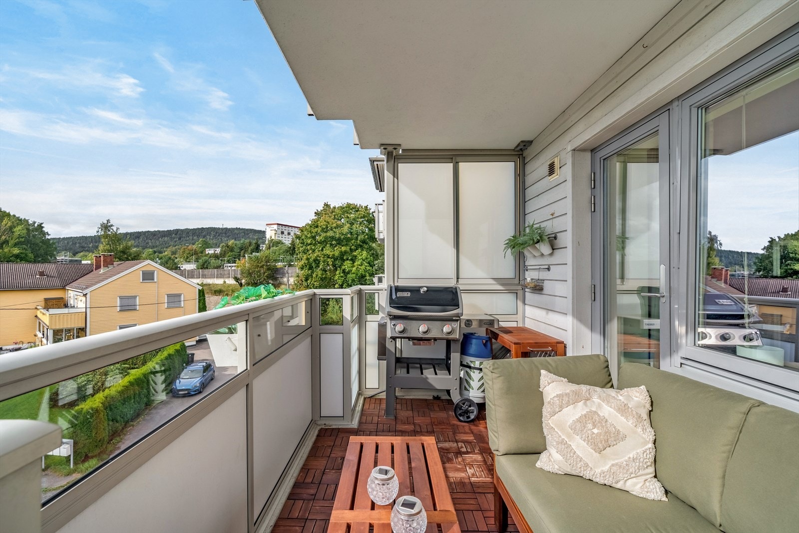 Balkongen er romslig med litt over 7 kvm! Galleribilde