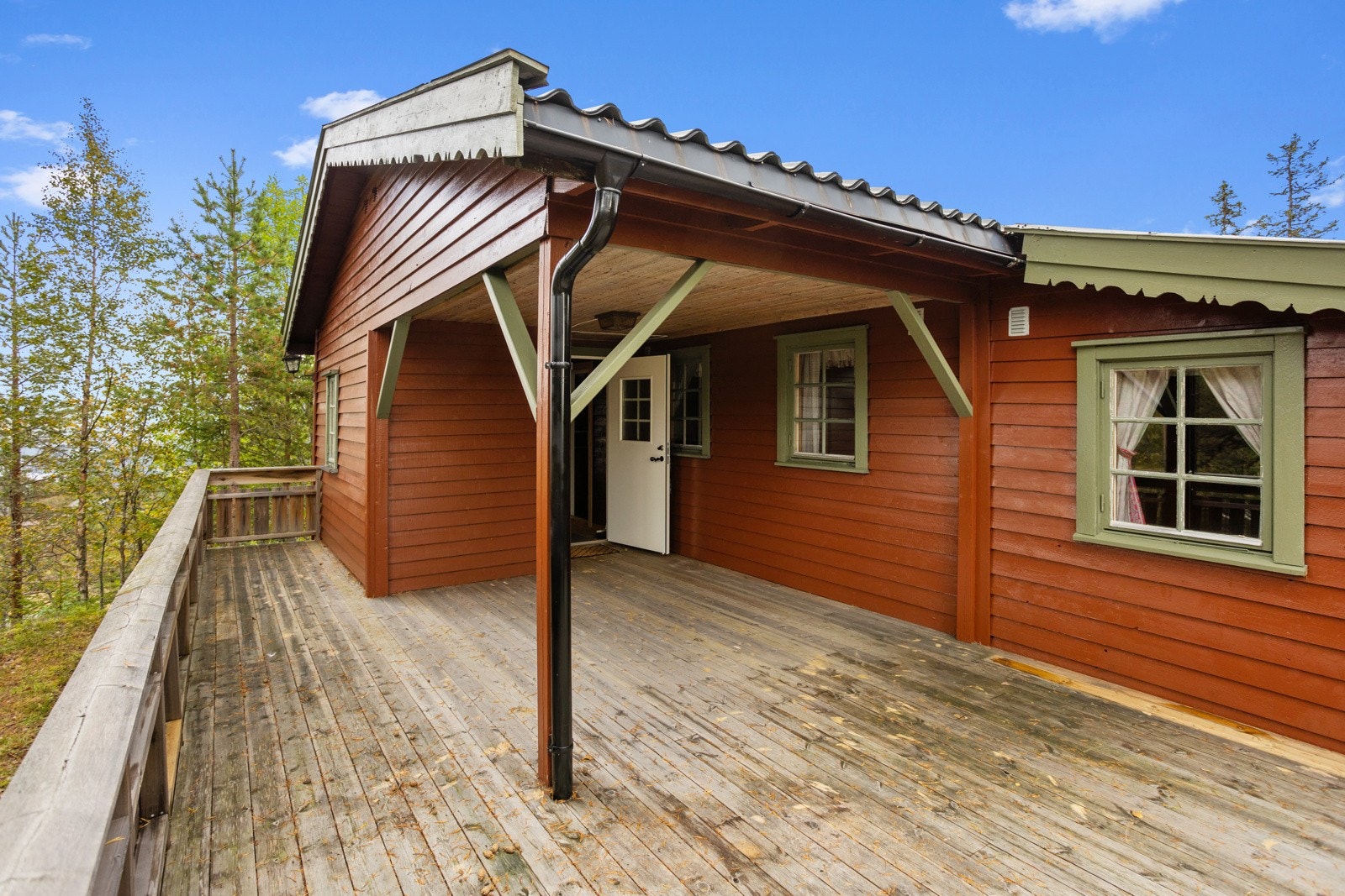 Vestvendt terrasse på 32 m2 ved entre Galleribilde