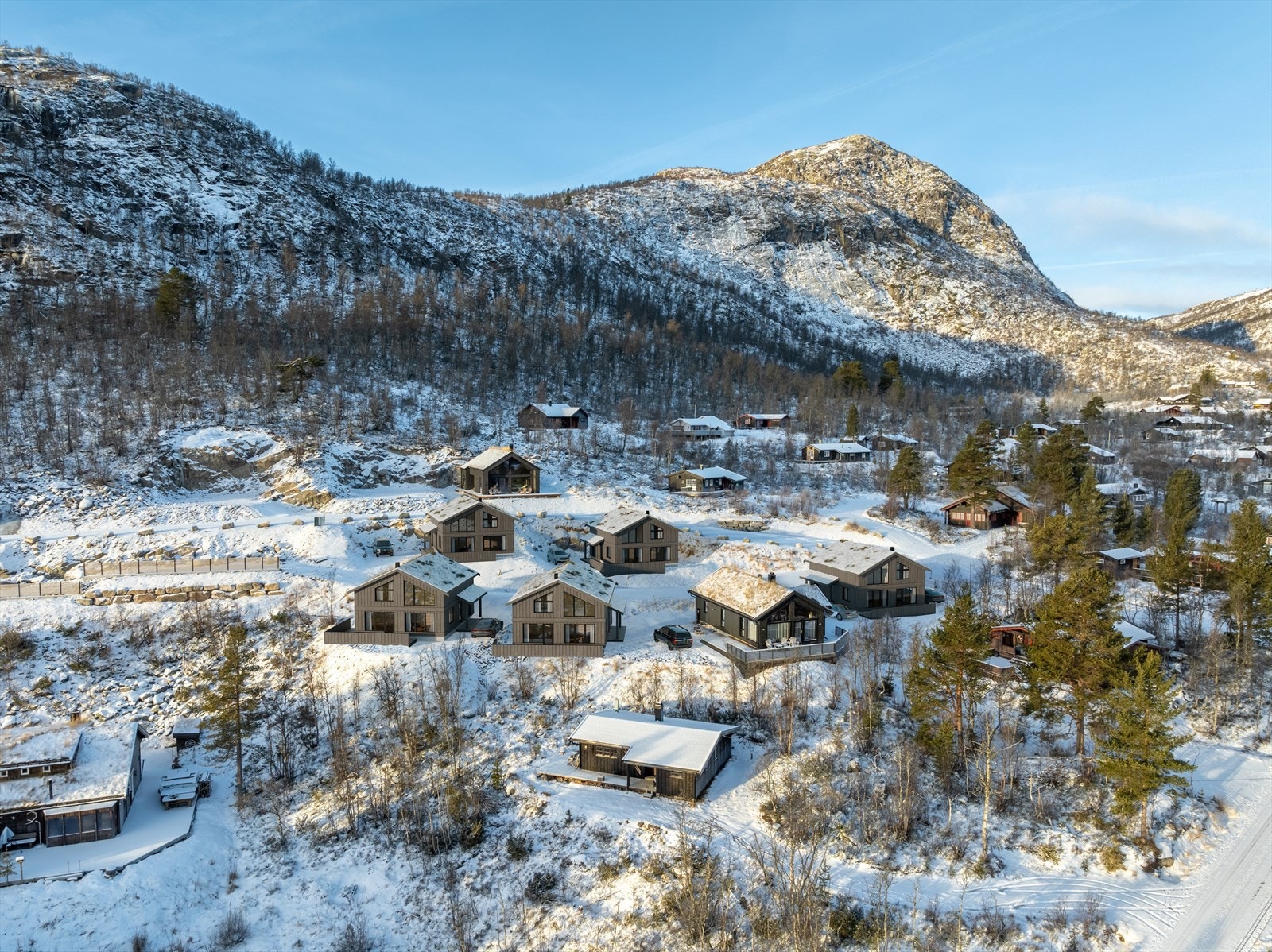Oversikt mot Hovdenut Galleribilde