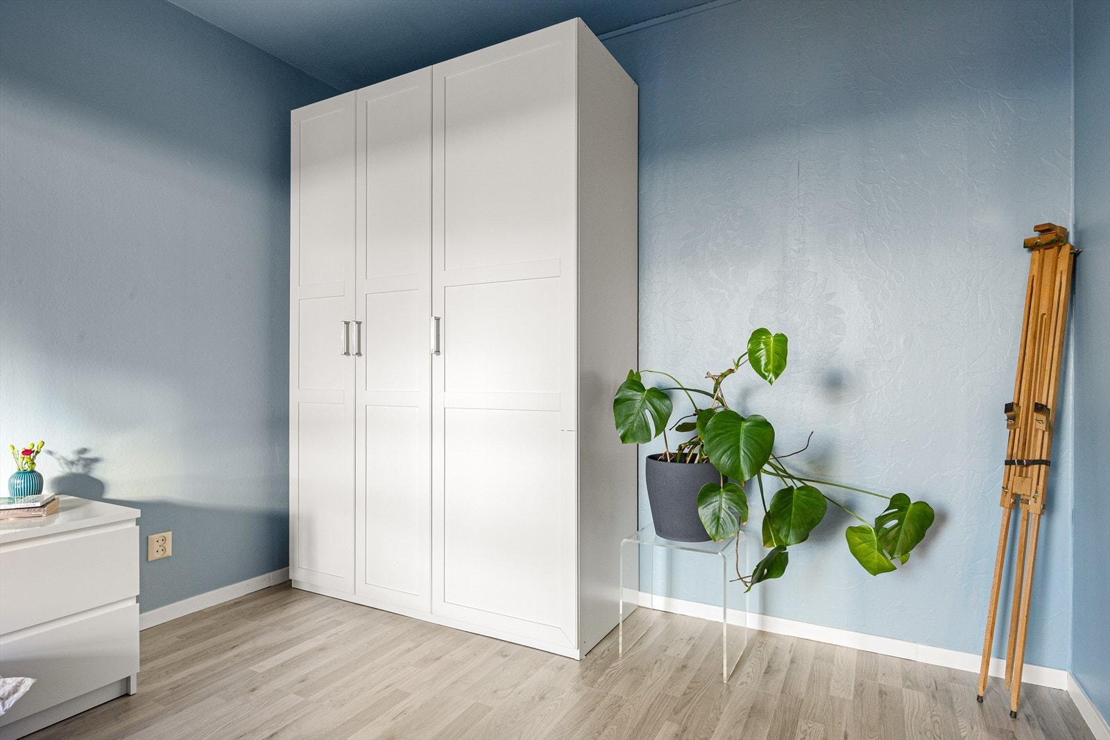 Her er det også god plass til oppbevaring i garderobeskap. Galleribilde