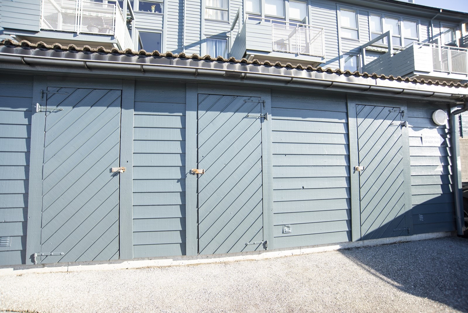 Midterste bod tilhører boligen. Galleribilde