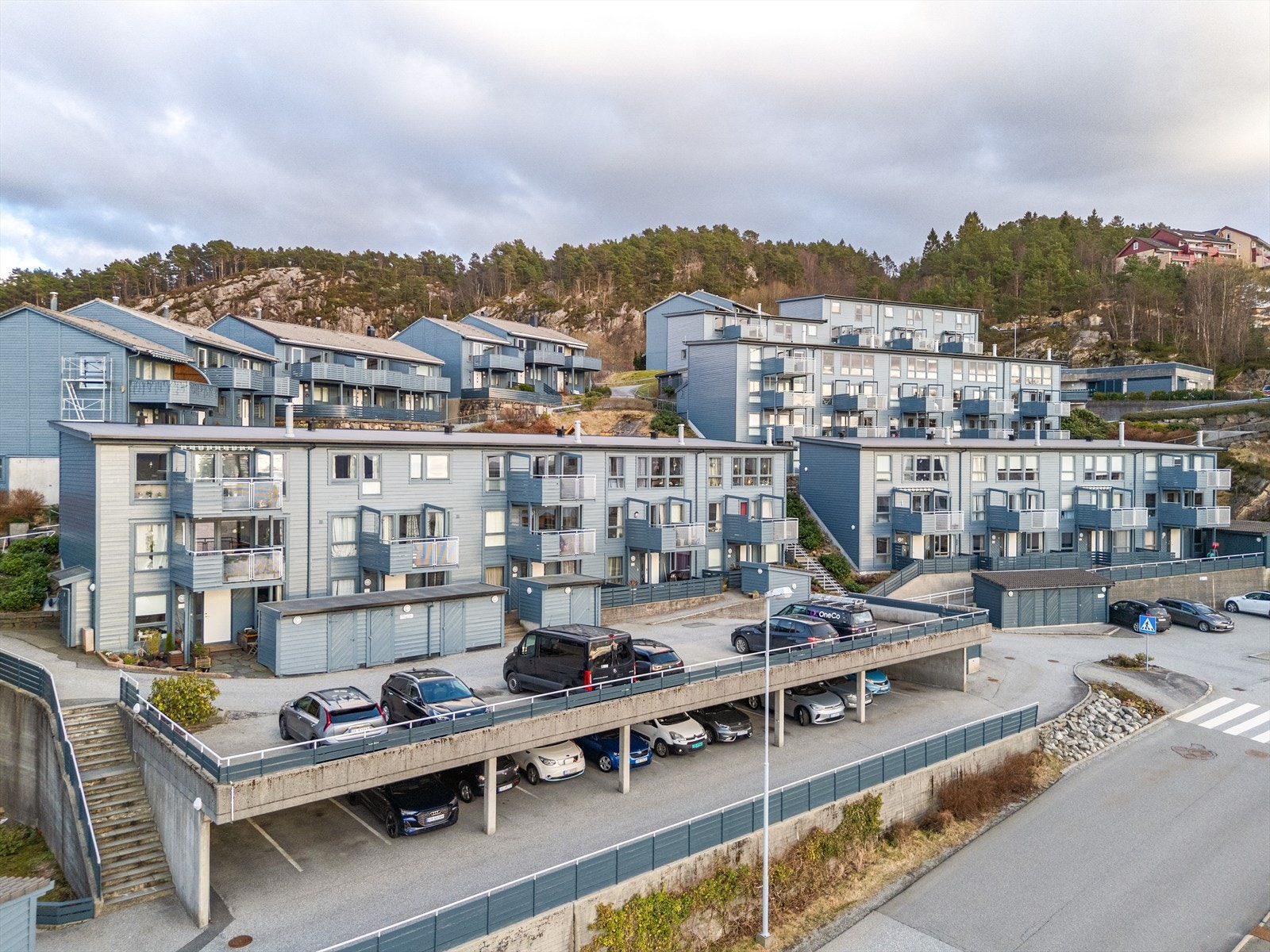 Her er det egen parkeringsplass på garasjetak. Galleribilde