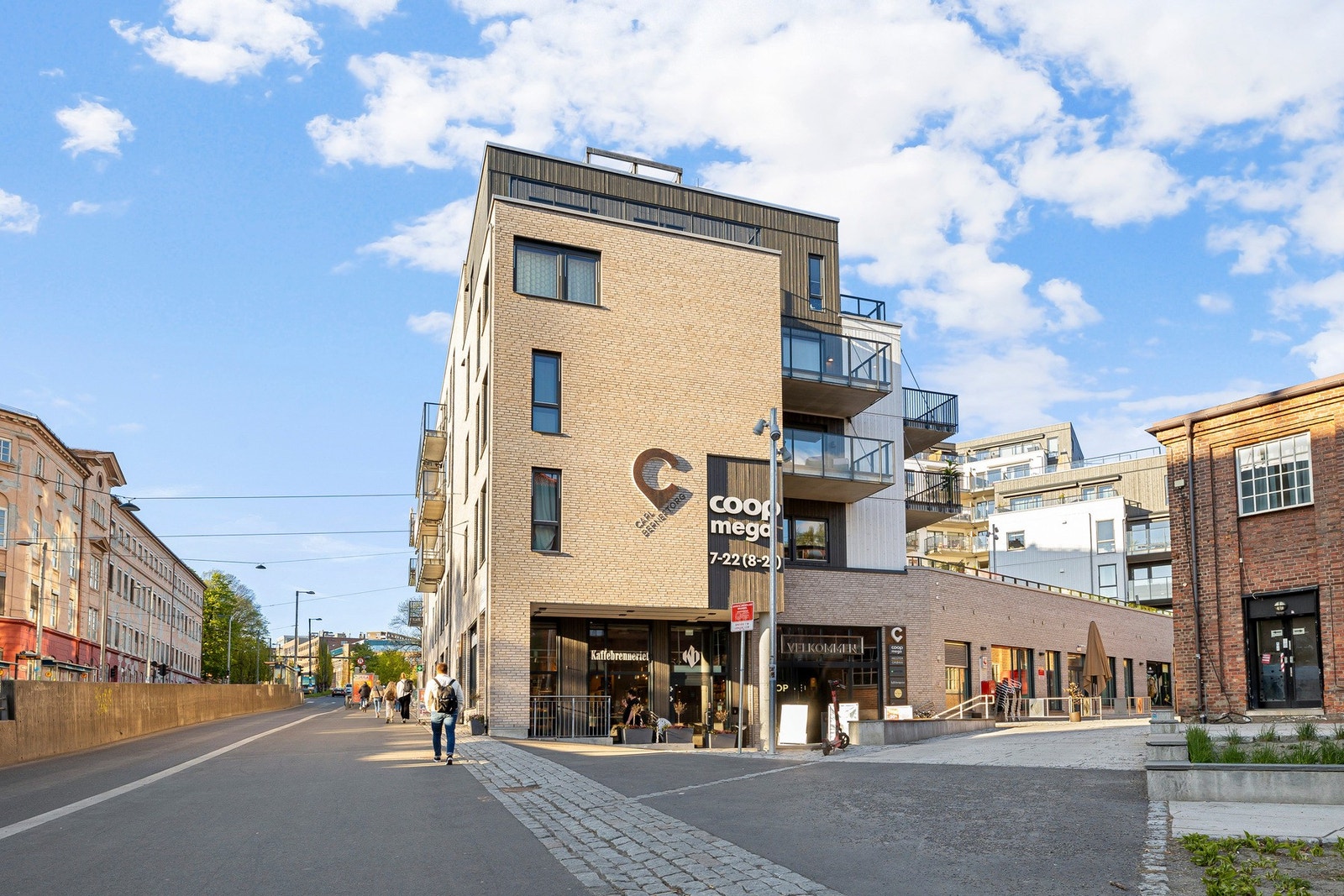 Carl Berner har et stort utvalg av butikker - og servicetilbud, kaféer og spisesteder Galleribilde