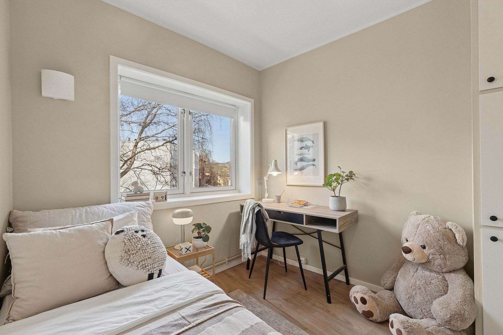 Dette soverommet kan benyttes som barnerom, kontor eller TV-stue, alt etter eget behov. Galleribilde