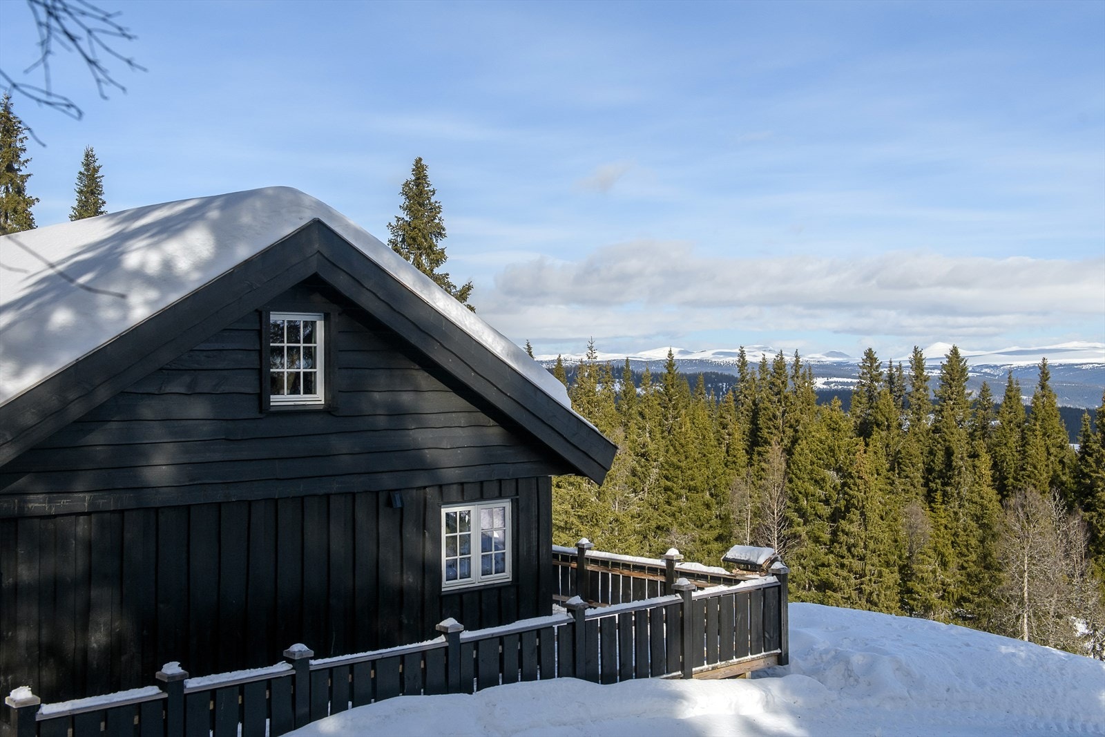 Nydelige utsiktsforhold og skjermet beliggenhet. Galleribilde