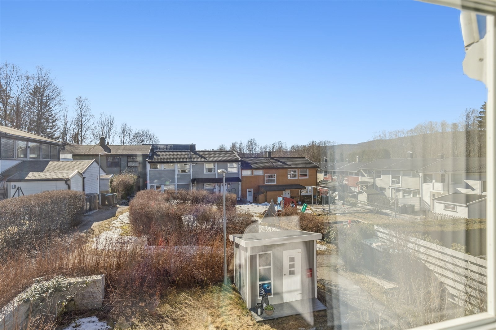 Fra barnerommene har barna drømmeutsikten over lekeplassen Galleribilde