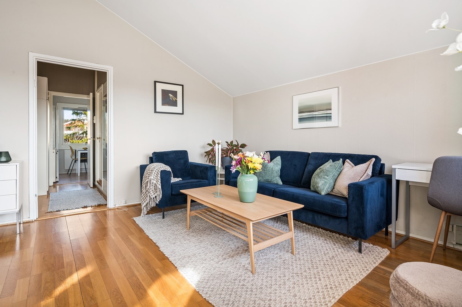 Unik takhøyde i stuen opp mot ca 3,6 meter på det høyeste. Galleribilde