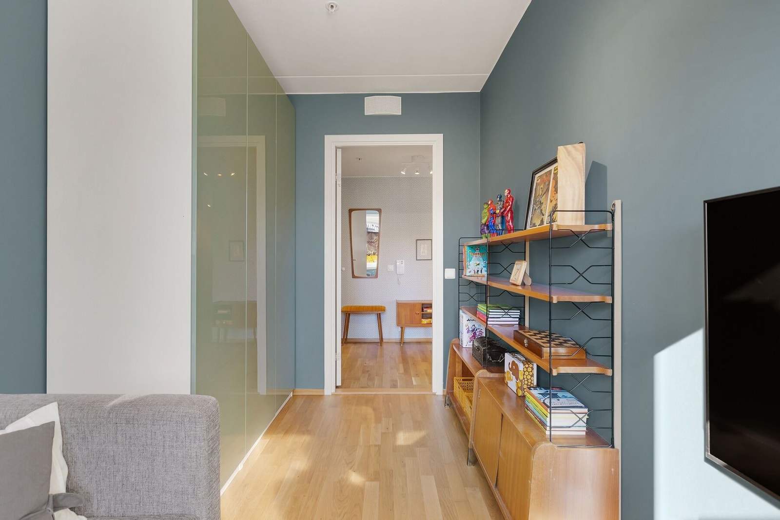 Praktisk garderobeløsning medfølger i handelen Galleribilde