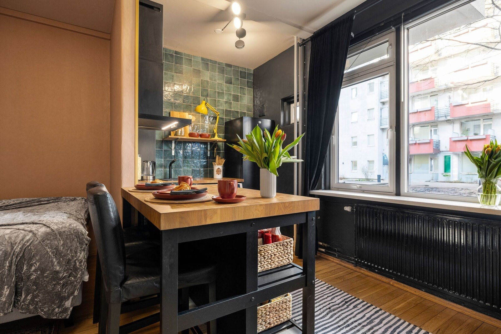 Velkommen inn til denne sjarmerende studioleiligheten på Majorstuen. Galleribilde