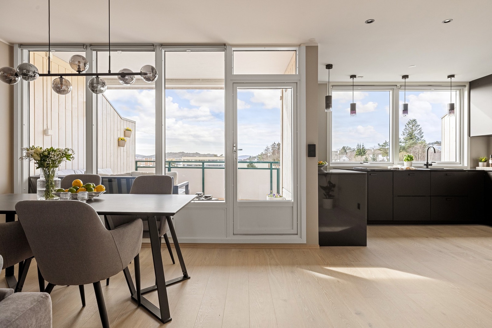 Nebbestølen 62 presenteres av EIE eiendomsmegling ved Eivind Kalve. Galleribilde