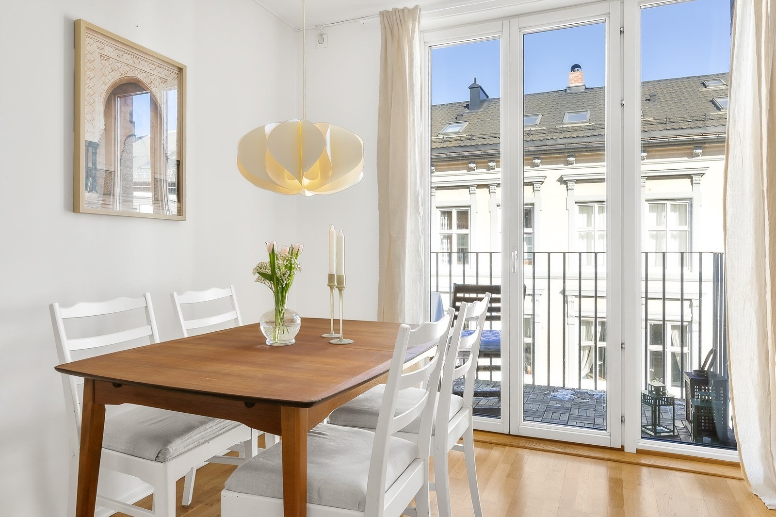 Fra stuen er det tilgang til en herlig balkong på 4 m². Galleribilde