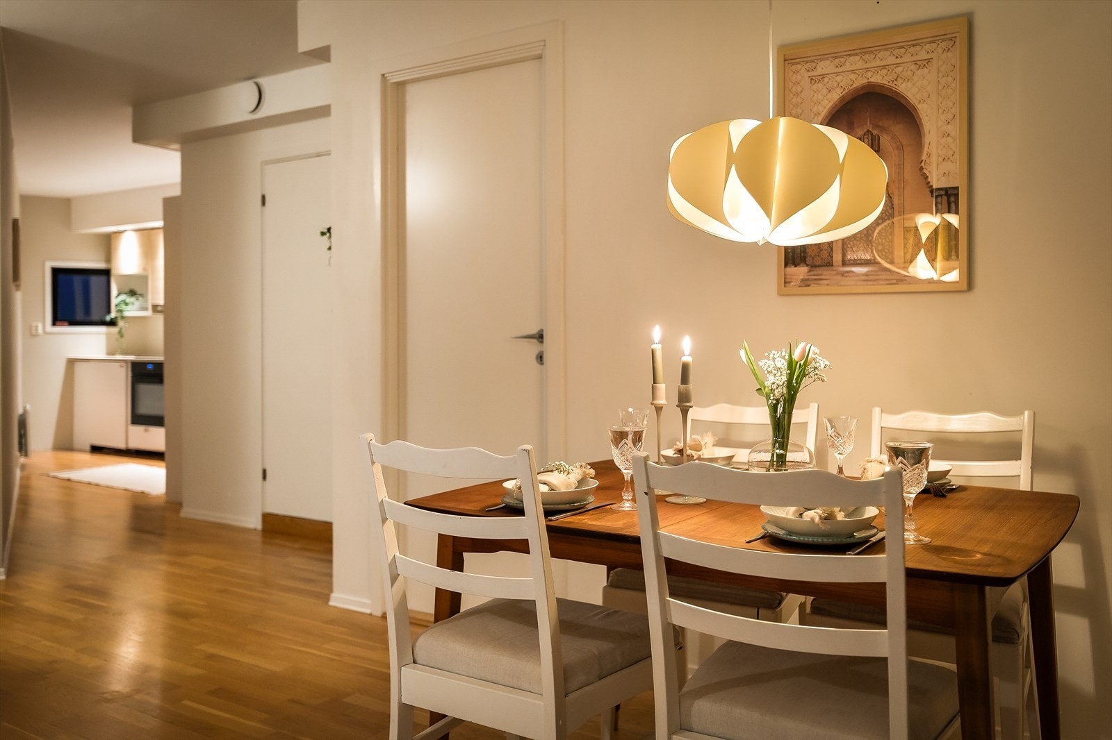 Leiligheten holder gjennomgående god standard og har en planløsning er enkel å utnytte. Galleribilde