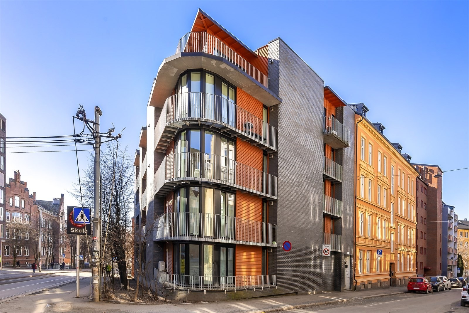 Trondheimsveien 36 ligger fint til på Grünerløkka/Sofienberg, omtrent midt mellom Sofienbergparken og Botanisk hage. Galleribilde