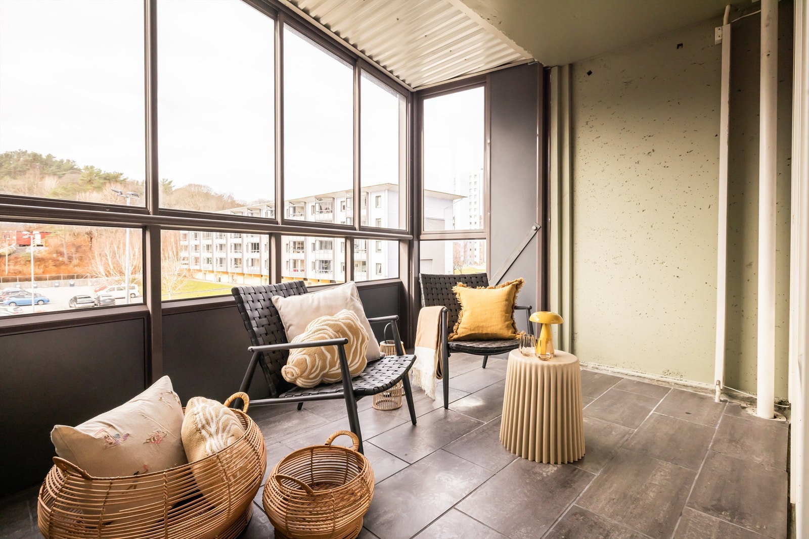 Ypperlig beliggenhet om man midtsommers ønsker sol mellom ca kl 14.00- 21.30. Galleribilde