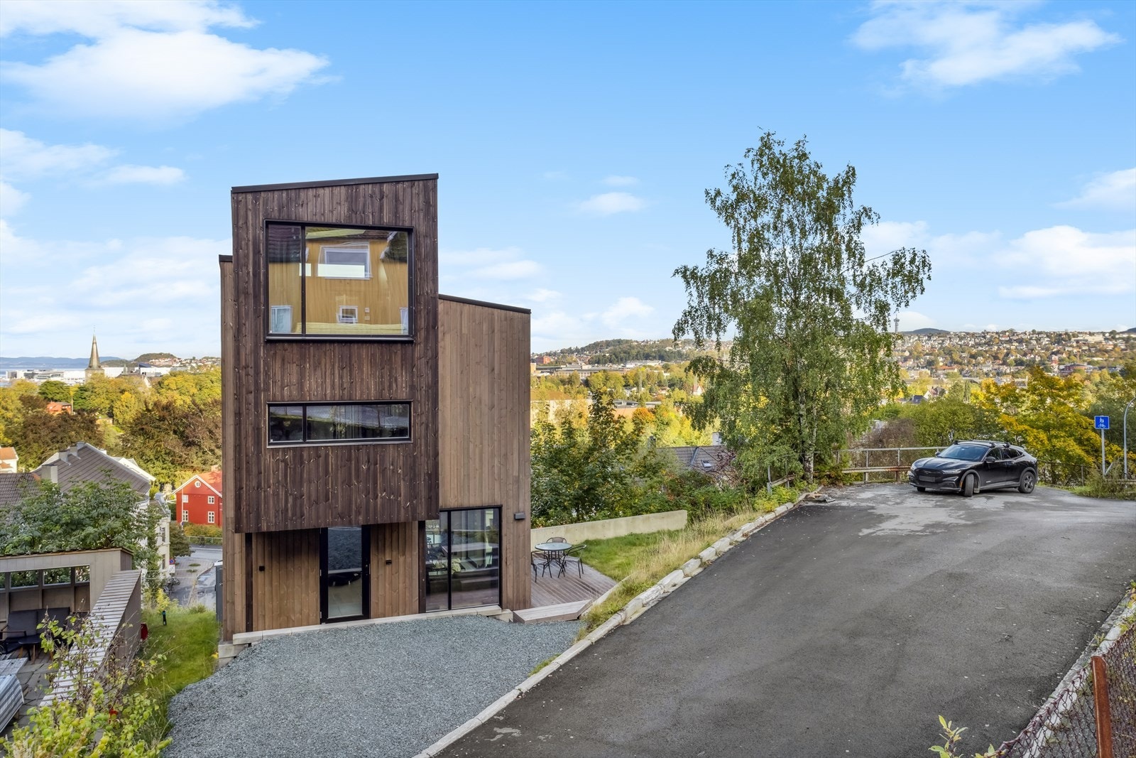 Det er også gjesteparkering rett ved boligen. Galleribilde