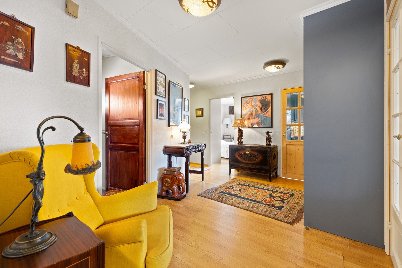 Stor, romslig gang. Galleribilde