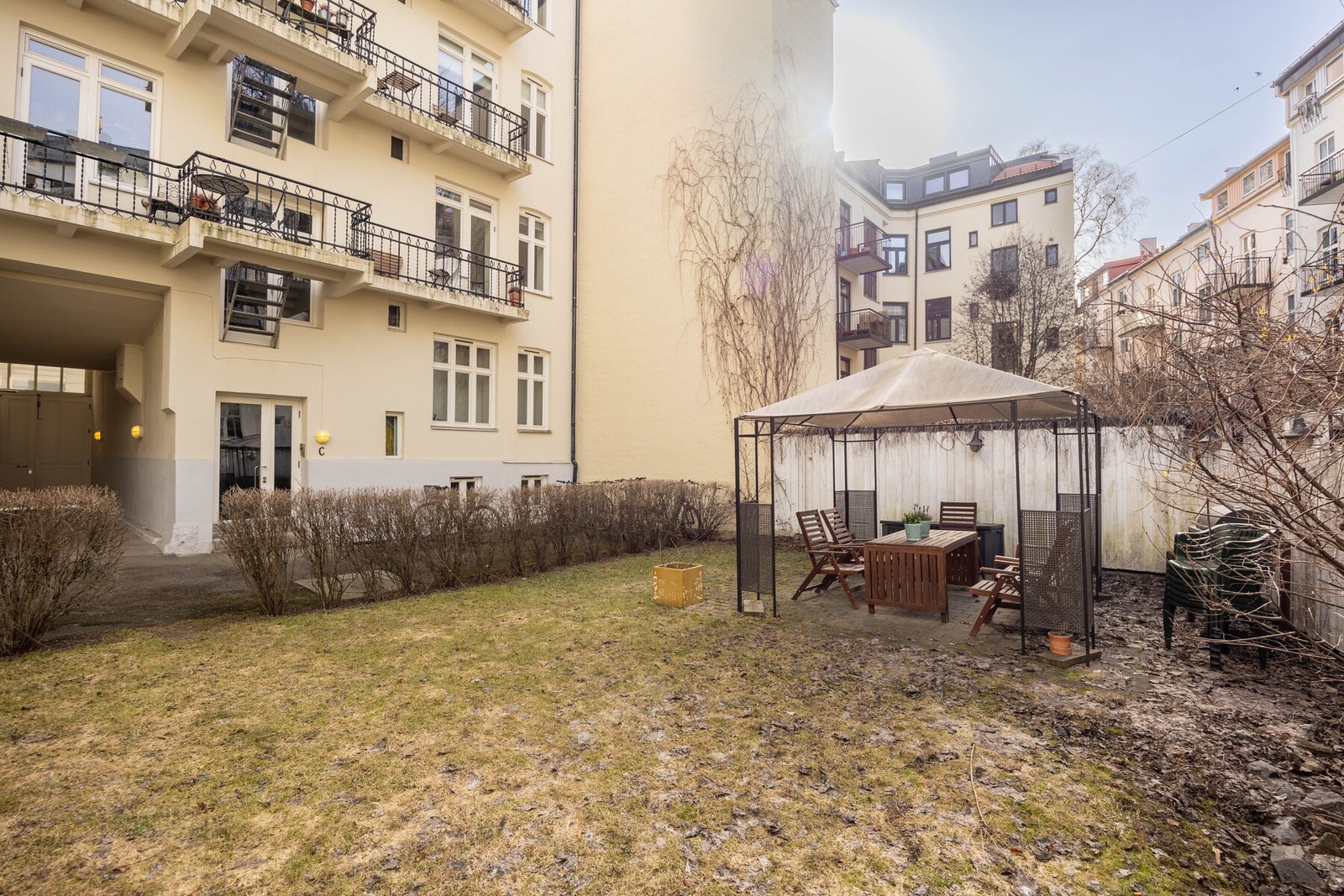 Borettslaget har en koselig bakgård. Galleribilde