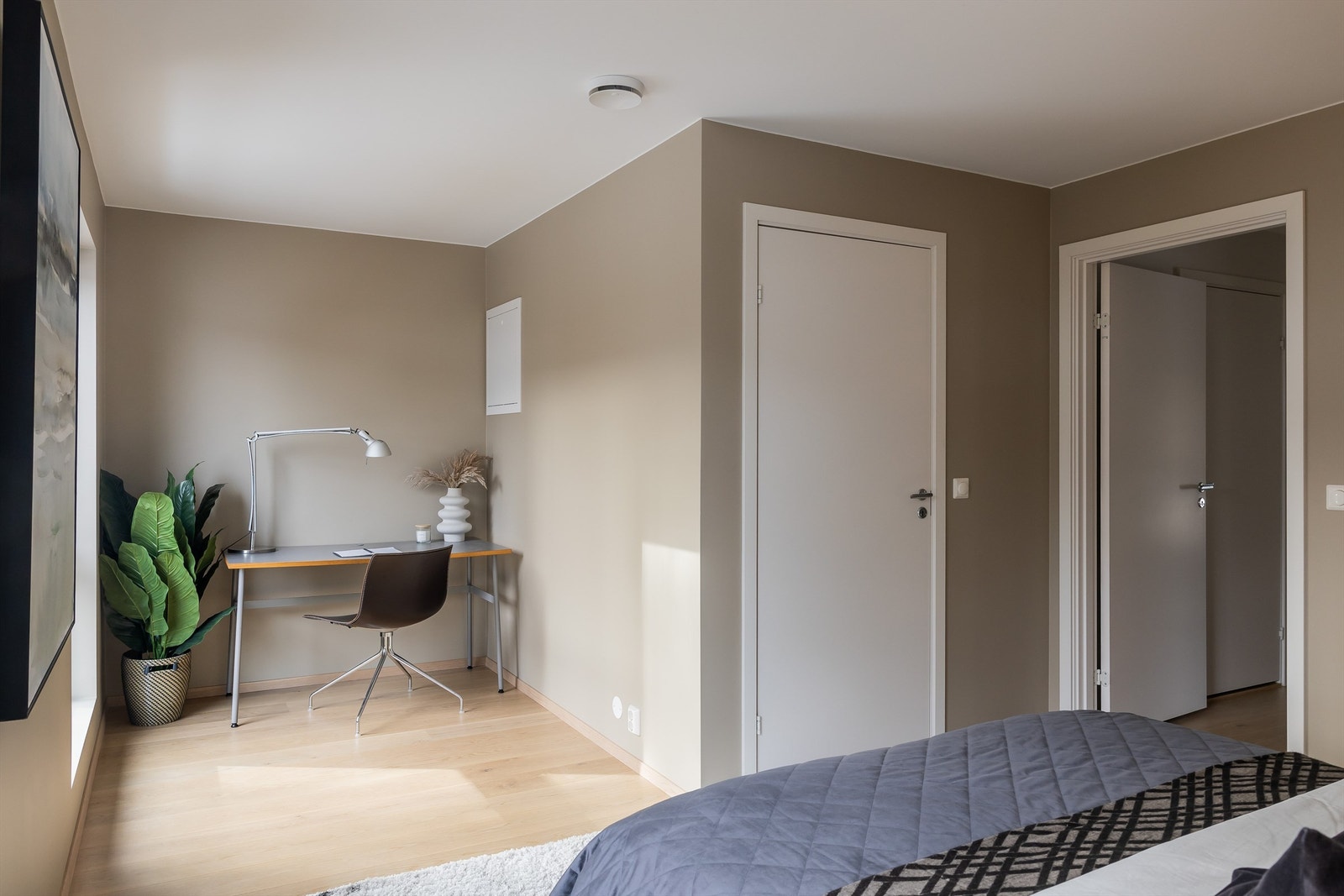 Tilknyttet hovedsoverom har man et baderom. Galleribilde