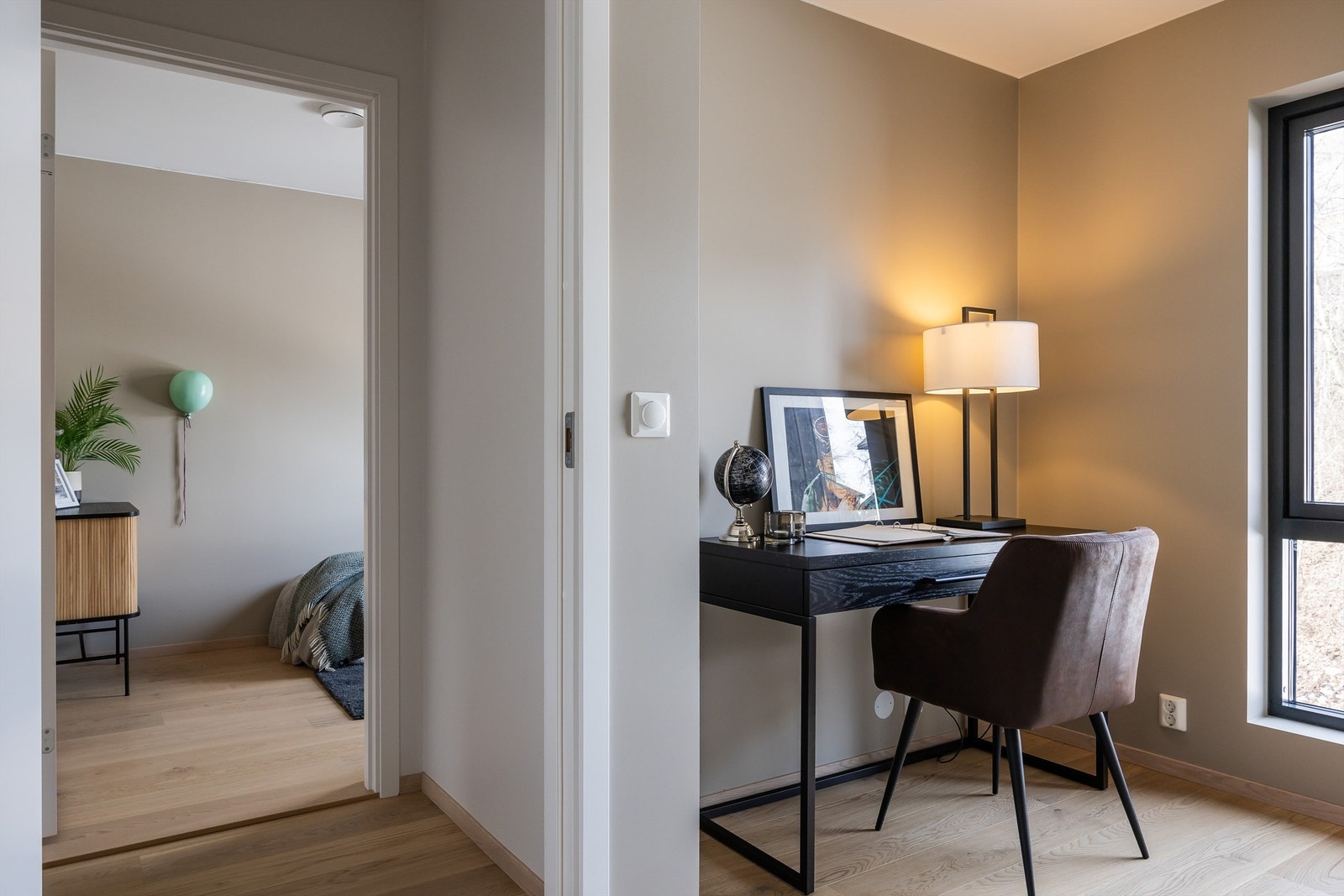 Soverom 3 ligger vis-a-vis sov 2 og kan innredes som barnerom eller kontor. Galleribilde