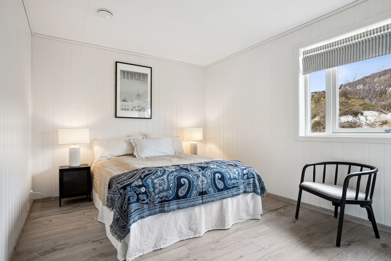 Soverommet har medfølgende garderobeskap og vender mot nord. Galleribilde