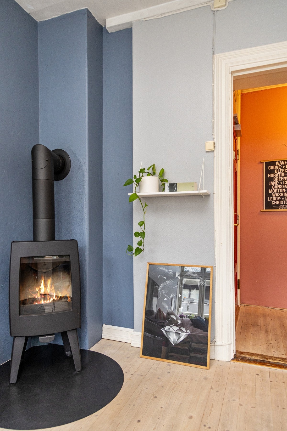 Nyere peisovn. Galleribilde