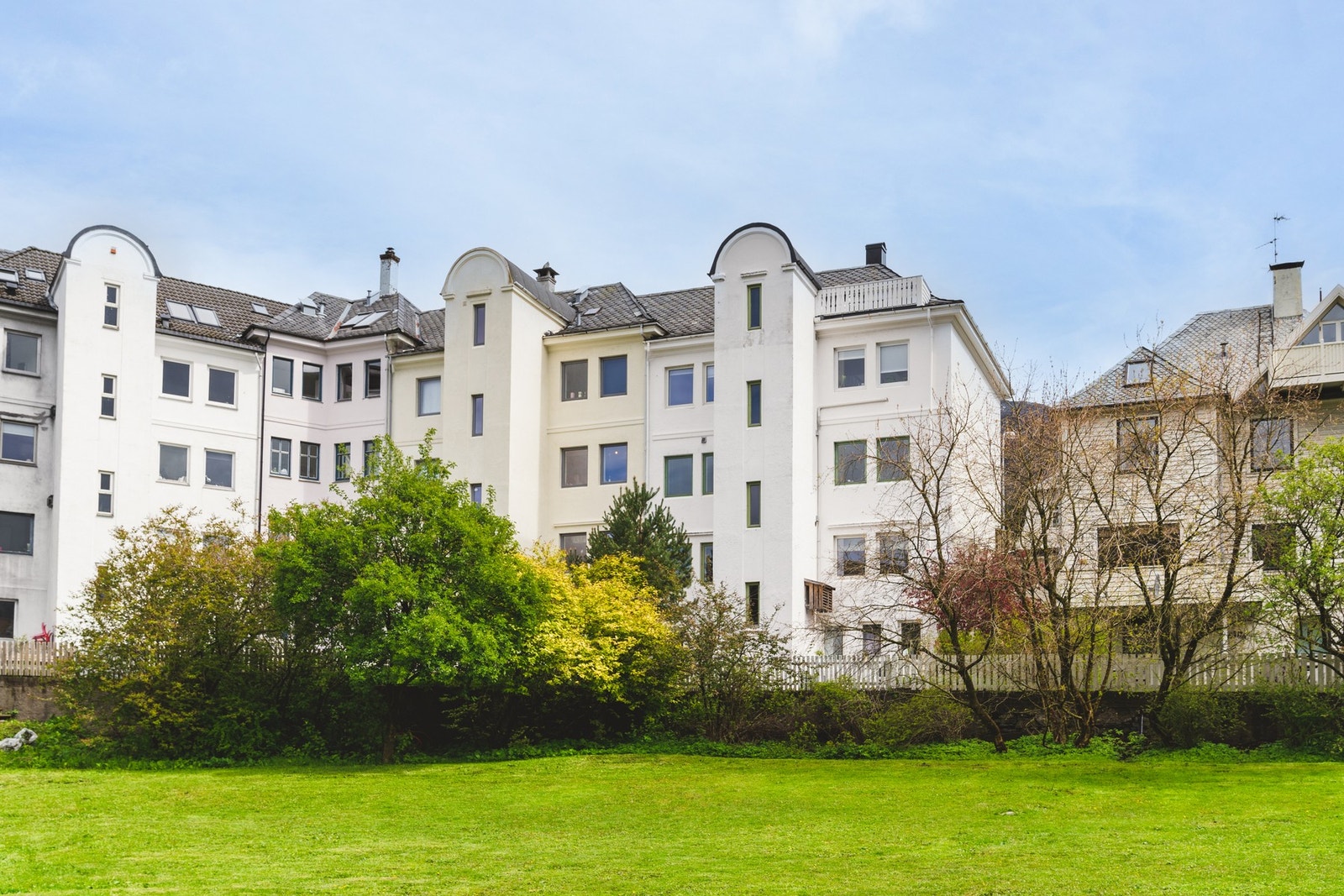 Koselig og grønn bakgård! Galleribilde