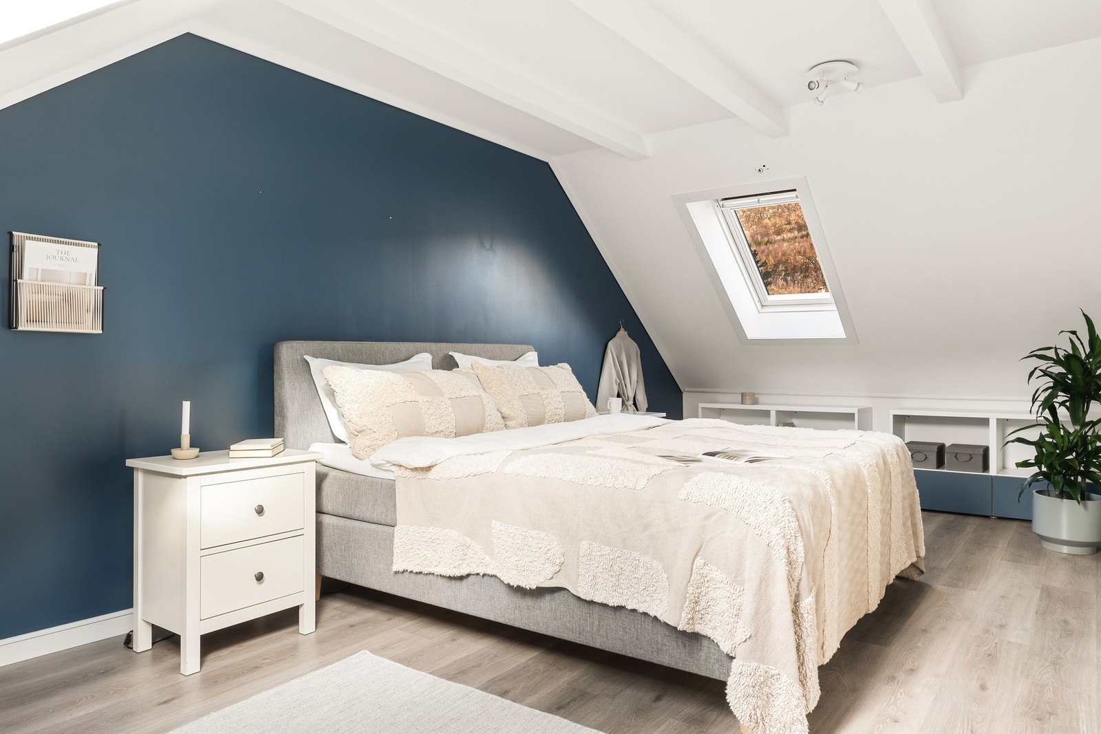 I denne etasjen er det to lyse, luftige soverom hvor begge er av god størrelse. Galleribilde