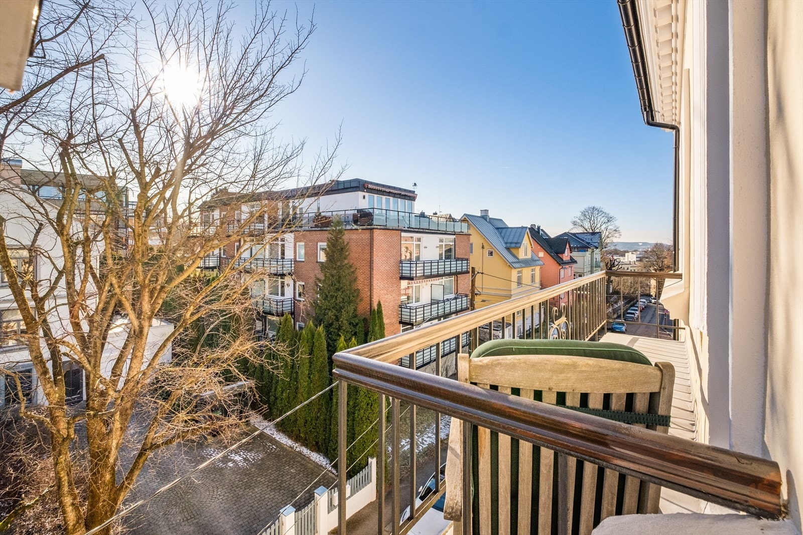 Det er plass til hyggelig cafésett og diverse beplantning Galleribilde