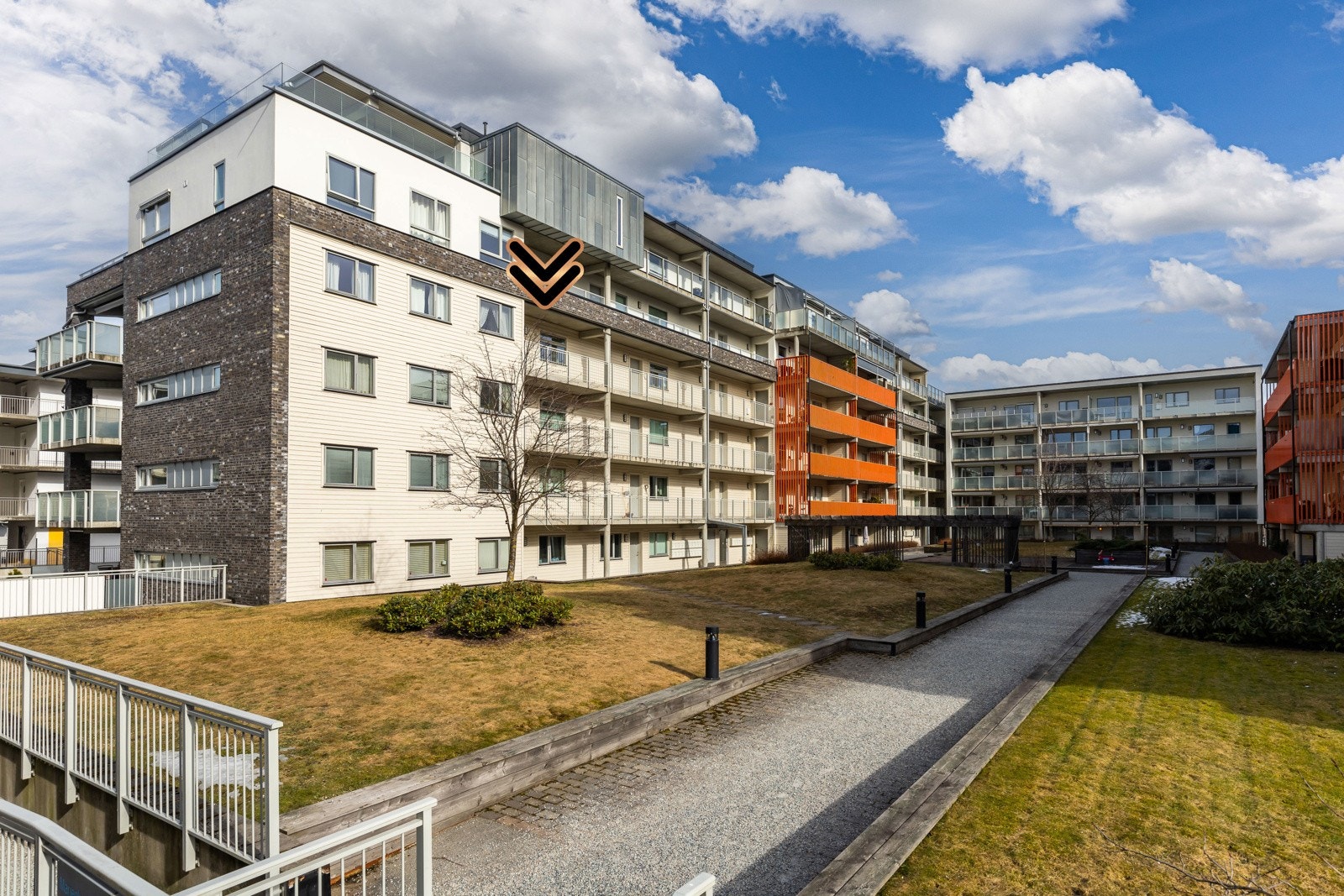 Leiligheten ligger i fjerde etasje med heisadkomst. Galleribilde