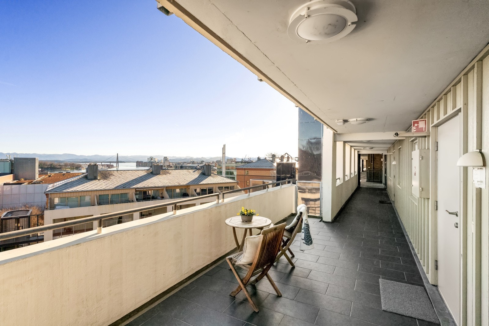 Inngangsparti. Galleribilde