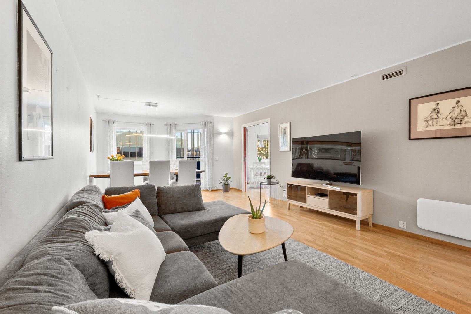 Bjergsted Terrasse 5 presenteres av EIE eiendomsmegling v/ Torbjørn Lie - Eiendomsmegler MNEF/Salgsleder/Partner. Galleribilde