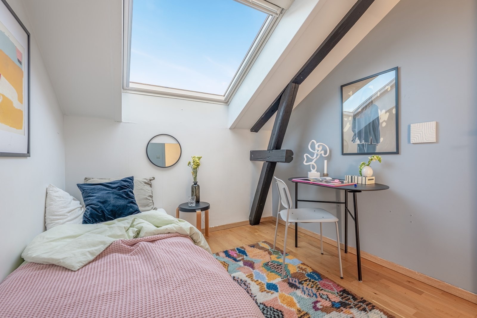 Soverom 2 har plass til seng og annet ønskelig møblement. Galleribilde